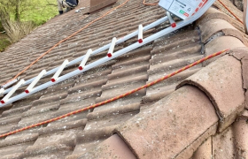 Nettoyage et demoussage de toiture à Montluçon